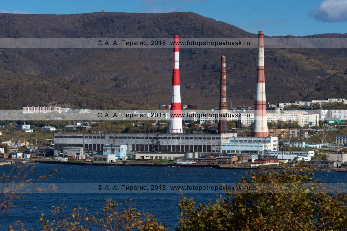 Фотография: город Петропавловск-Камчатский, вид на Камчатскую ТЭЦ-1 на берегу Авачинской бухты (Авачинской губы)
