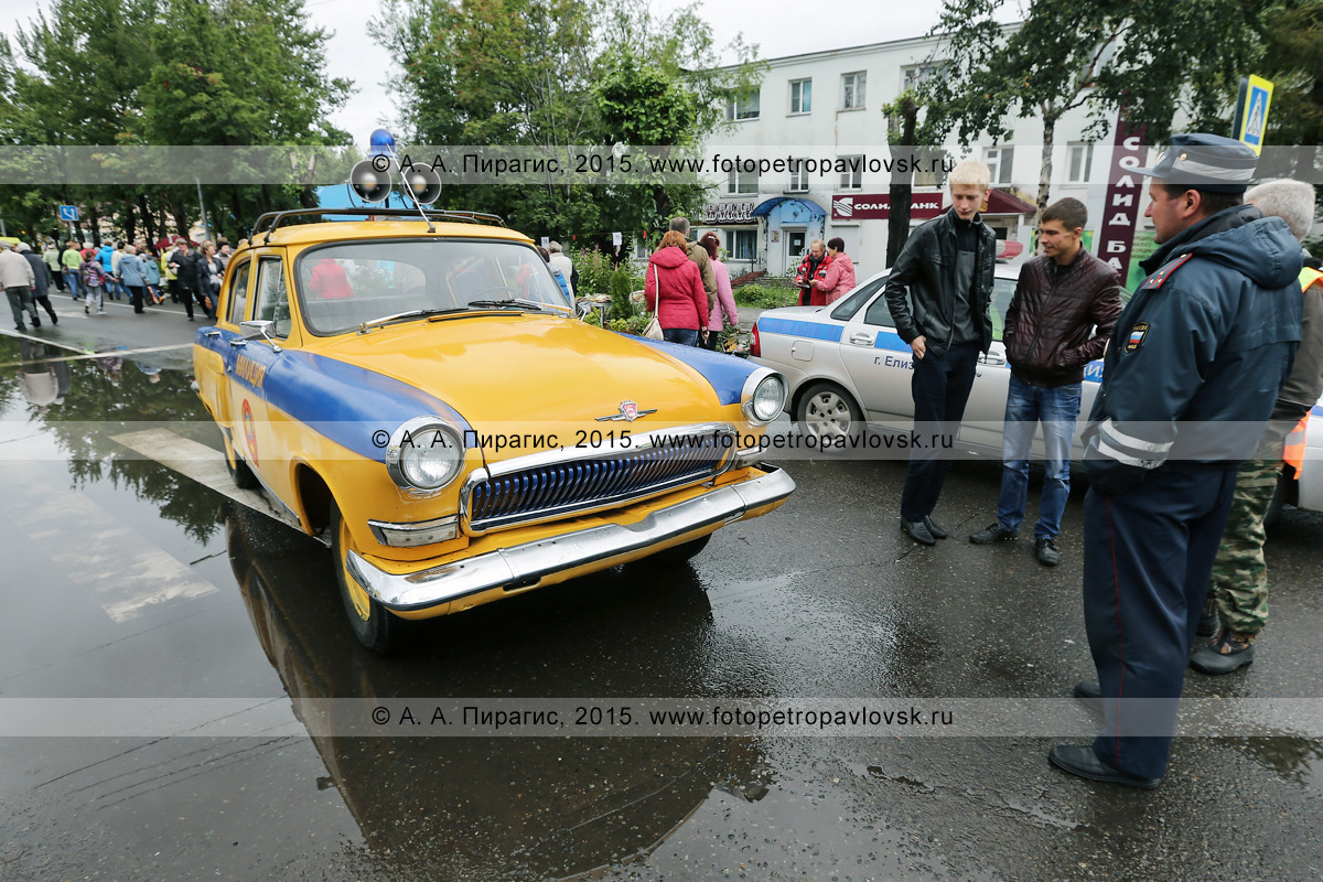 Фотография: советский спецавтомобиль "Волга" ГАЗ-21Р (милицейская)