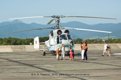 Фотография: корабельный поисково-спасательный вертолет Ка-27ПС (ТЛ)