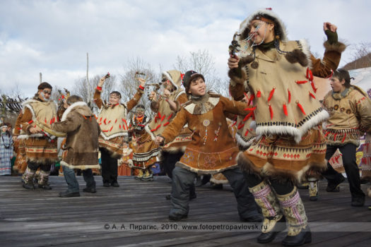 Фоторепортаж: корякский национальный обрядовый праздник нерпы "Хололо"
