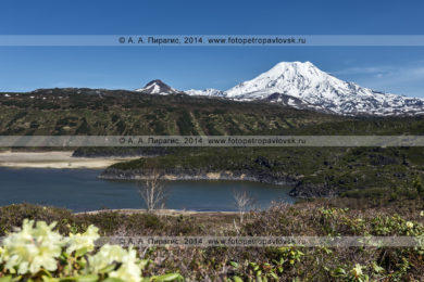 Фотографии озера Арбунат и вулкана Ичинская сопка на полуострове Камчатка