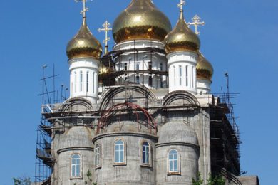 Фотография: Кафедральный собор Святой Живоначальной Троицы в Петропавловске-Камчатском