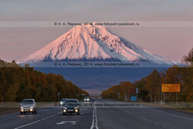 Фотография Корякского вулкана на закате, автодороги Петропавловск-Камчатский — Елизово