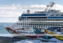 Фотографии круизного лайнера Norwegian Jewel на полуострове Камчатка, в Петропавловск-Камчатском морском торговом порту.