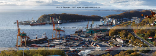 Фотография (панорама): Петропавловск-Камчатский морской торговый порт. Камчатский край, город Петропавловск-Камчатский, Авачинская бухта (Авачинская губа)