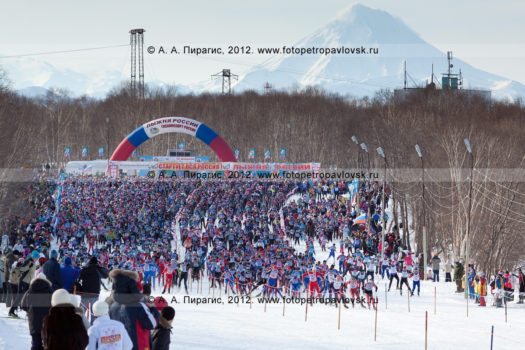 Спортивный фоторепортаж: фотографии Всероссийской лыжной гонки "Лыжня России" на полуострове Камчатка