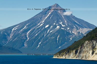 Фотографии бухты Вилючинской и вулкана Вилючинского на полуострове Камчатка