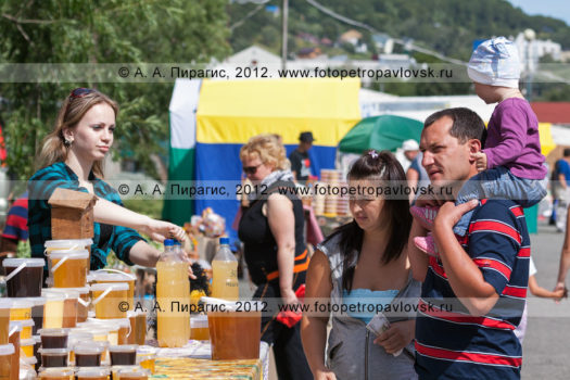 Фоторепортаж: сельскохозяйственная ярмарка выходного дня в Петропавловске-Камчатском