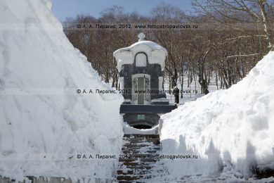Фотография: памятник "Часовня" в память о погибших камчатцах при обороне Петропавловска от нападения англо-французской эскадры в августе 1854 года. Камчатский край, город Петропавловск-Камчатский