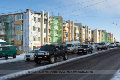 Фотографии фасадов домов в городе Петропавловске-Камчатском