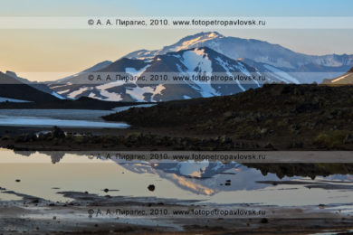 Фотография Мутновского вулкана на полуострове Камчатка