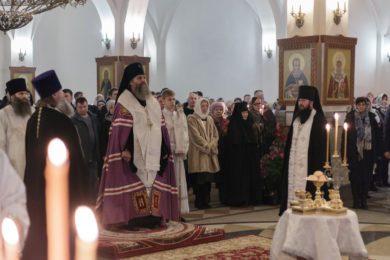 Праздник Рождества Христова, Божественная литургия в кафедральном соборе Святой Живоначальной Троицы Петропавловской и Камчатской епархии Русской православной церкви