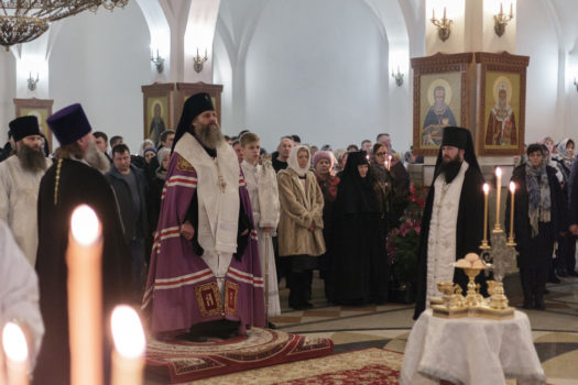 Праздник Рождества Христова, Божественная литургия в кафедральном соборе Святой Живоначальной Троицы Петропавловской и Камчатской епархии Русской православной церкви