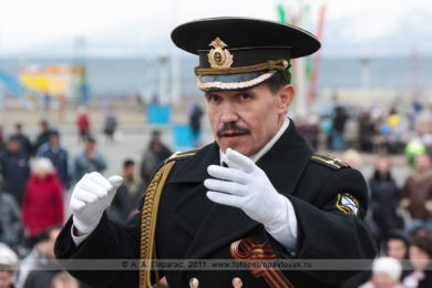 Фоторепортаж: выступление оркестра Войск и Сил на северо-востоке России, праздничный концерт 9 Мая в городе Петропавловске-Камчатском