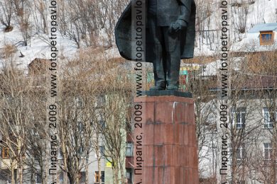 Фотография памятника Владимиру Ильичу Ленину в городе Петропавловске-Камчатском