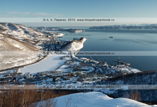 Фотография: город Петропавловск-Камчатский, Авачинская губа (Авачинская бухта), Култучное озеро, Петровская сопка, Никольская сопка (сопка Любви). Камчатский край
