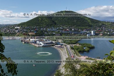 Фотография: Мишенная сопка, Авачинская губа (Авачинская бухта), Озерновская коса и Култучное озеро. Камчатский край, Петропавловск-Камчатский