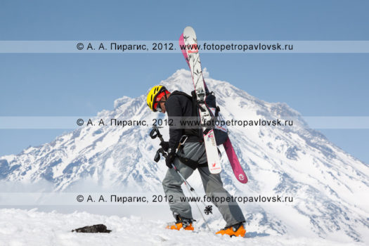 Спортивный фоторепортаж: ски-альпинизм, командная гонка. Полуостров Камчатка, Авачинский перевал