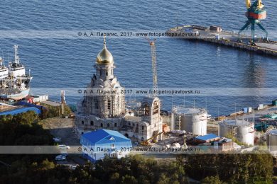 Фотография: строительство Камчатского морского собора в честь архистратига Божия Михаила в память о погибших моряках и рыбаках. Камчатский край, город Петропавловск-Камчатский, сопка Радиосвязи