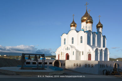 Фотографии собора Святой Живоначальной Троицы в городе Петропавловске-Камчатском