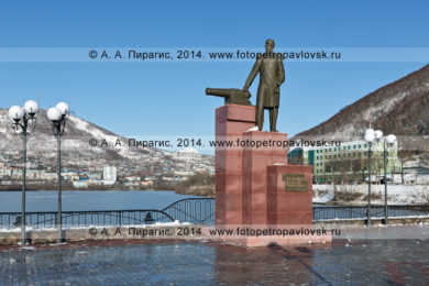 Памятник Завойко Василию Степановичу — первому губернатору Камчатки. Камчатский край, Петропавловск-Камчатский